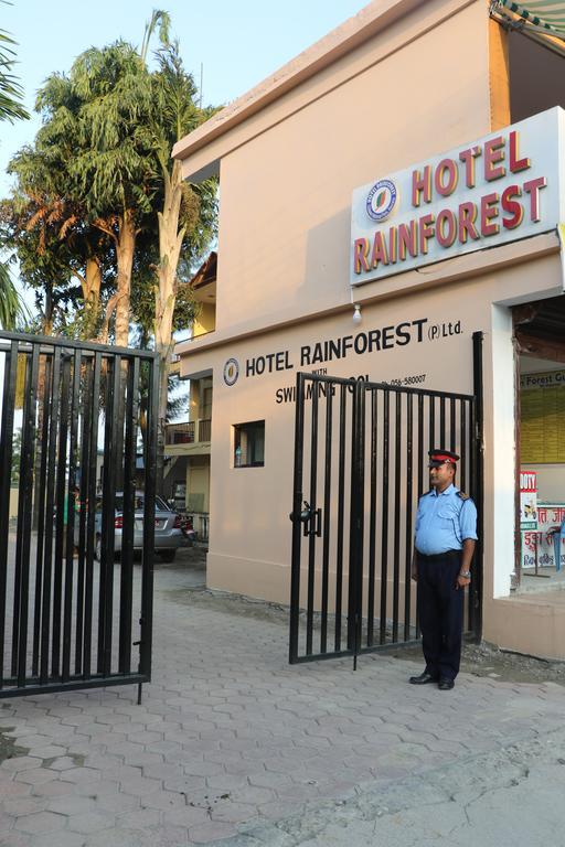 Hotel Rainforest Sauraha Exterior foto